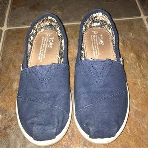 Blue Toms